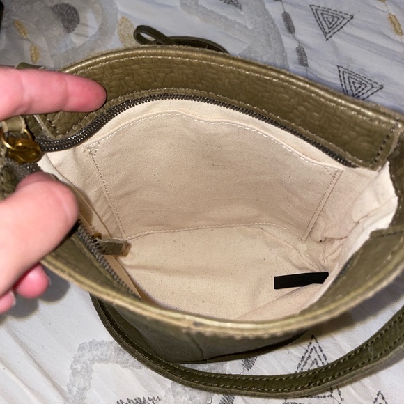 Margot olive green crossbody - Picture 8 of 10